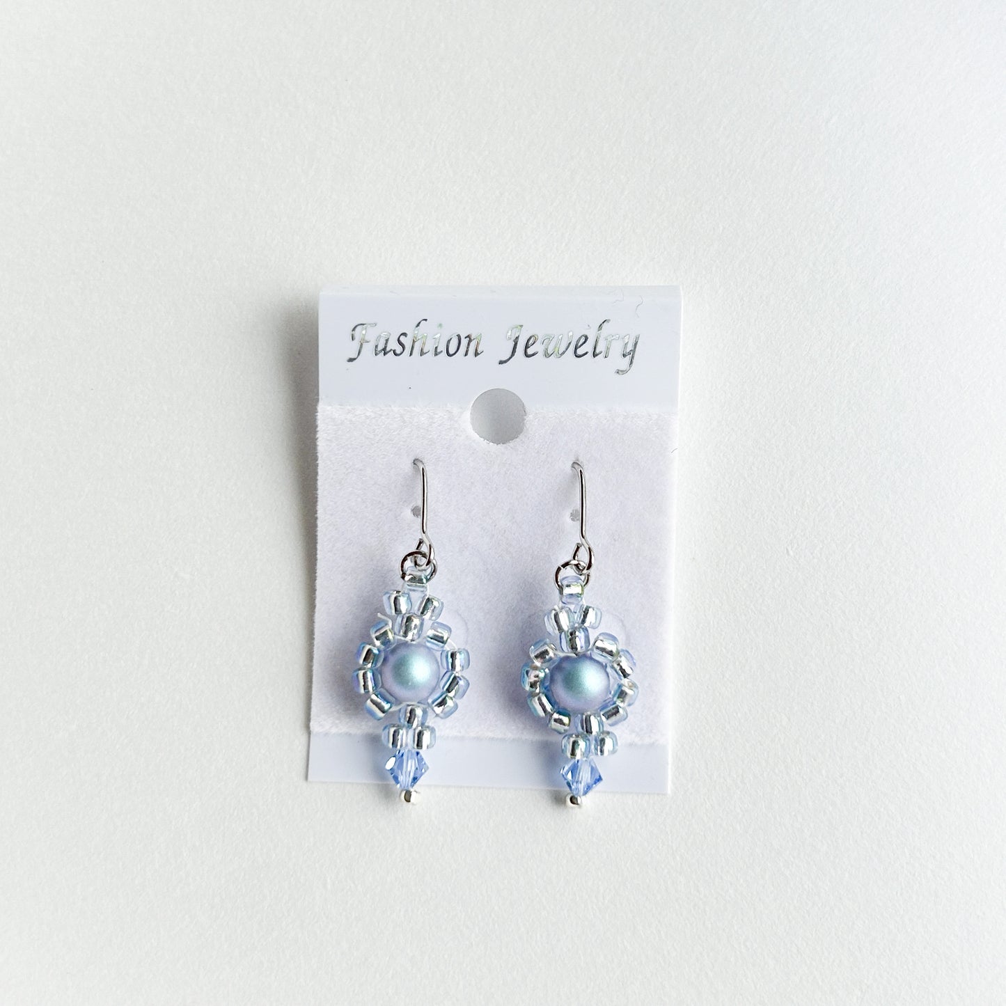 ブルーパールのモチーフピアス