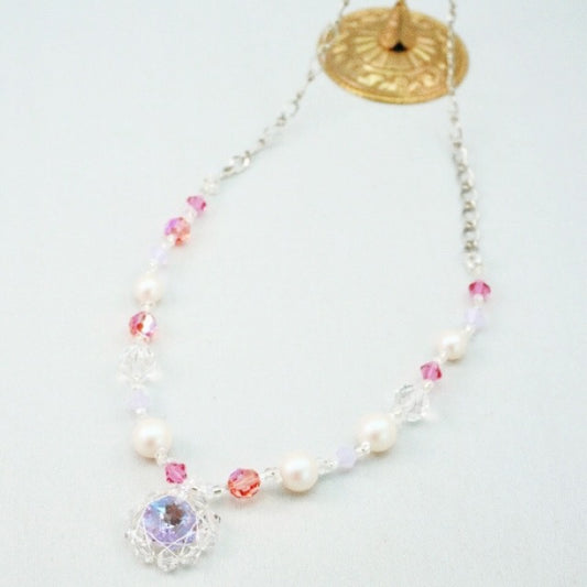 ピンククリスタルとパールのネックレス