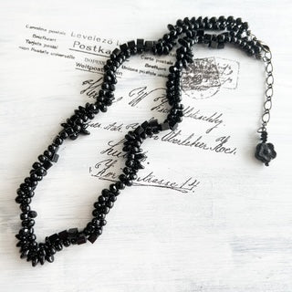 ツイストショートネックレス